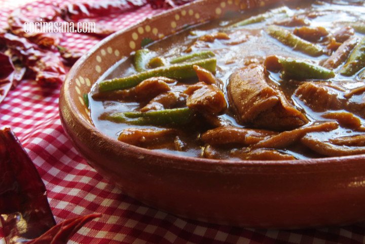 ▷ Carne de Puerco en Chile Pasilla y Ejotes: Receta tradicional
